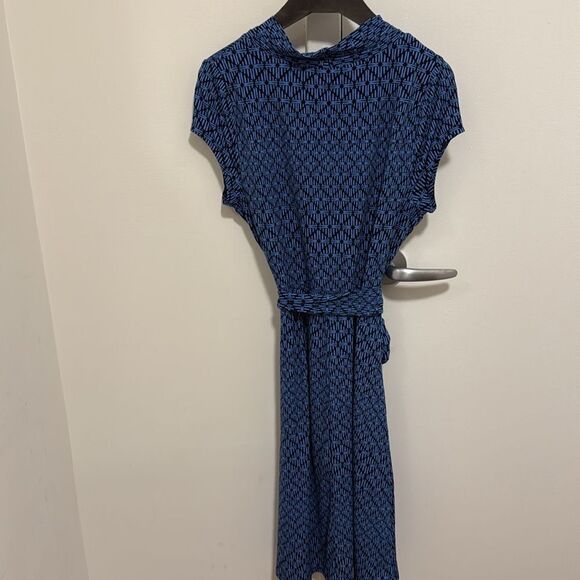 Liz Claiborne Faux Wrap Cap Sleeve Dress in Blue Geometric Pattern. Size Small - Picture 2 of 4